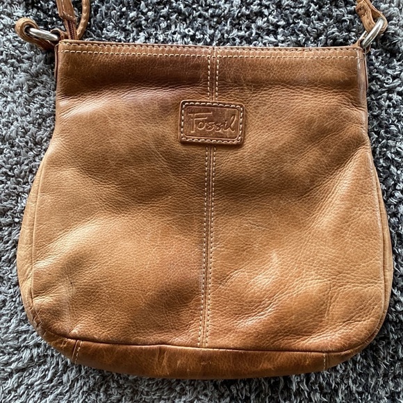 Fossil leather brown crossbody 9” x 10” Nice condition - Picture 4 of 7